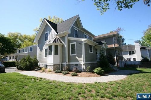 296 County Rd, Tenafly, NJ, 07670-1013 | Card Image