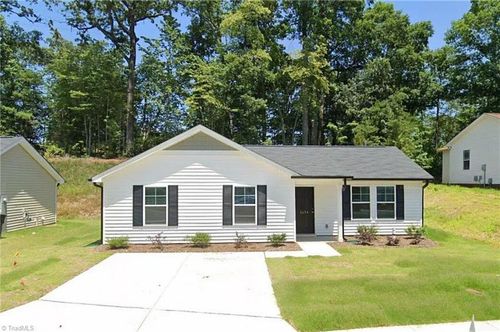 3173 Misty Ridge Dr, Winston Salem, NC, 27107-2662 | Card Image