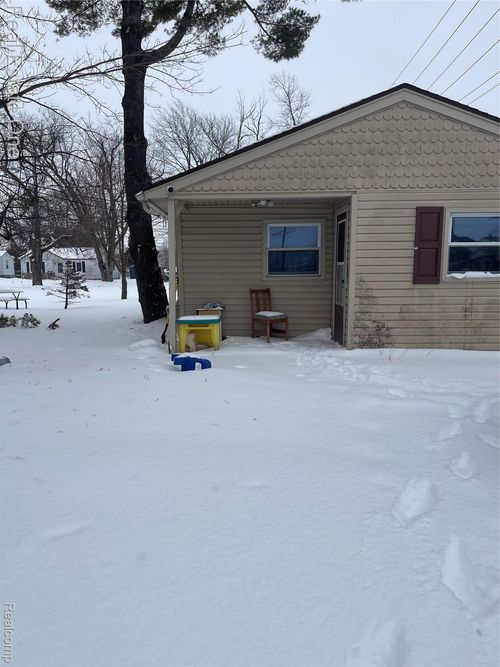 1160 La Salle Ave, Waterford, MI, 48328-3750 | Card Image