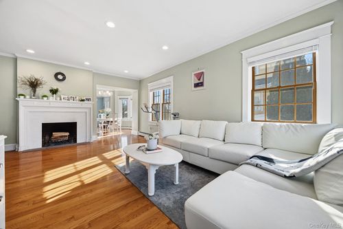 148 Madison Rd, Scarsdale, NY, 10583-6220 | Card Image