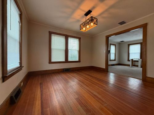 111 Hicks Ave, Bennington, VT, 05201-1720 | Card Image