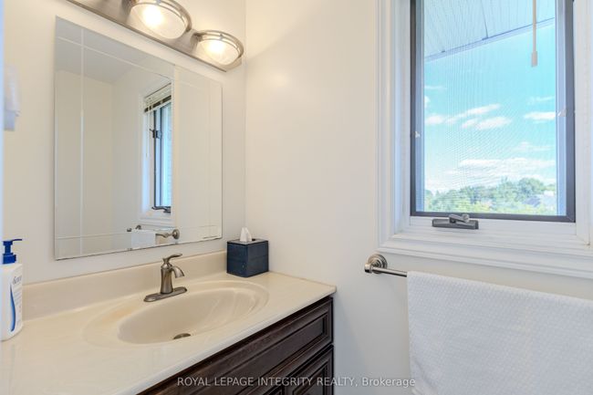 2025 Sixth Line Rd, House other with 4 bedrooms, 4 bathrooms and 20 parking in Dunrobin ON | Image 31