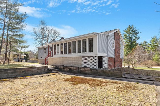 1096 W Hollis St, House other with 3 bedrooms, 3 bathrooms and null parking in Nashua NH | Image 5