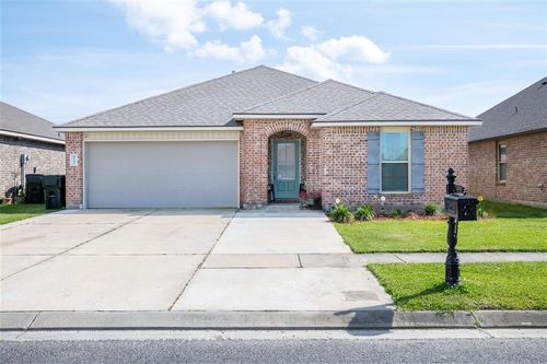 2240 N Savannah Lakes Dr, Lake Charles, LA, 70607-3926 | Card Image