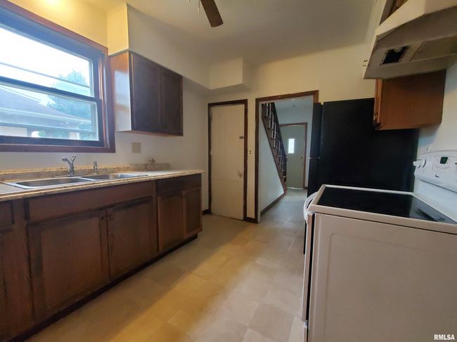 202 N Church St, House other with 2 bedrooms, 1 bathrooms and null parking in Atkinson IL | Image 4