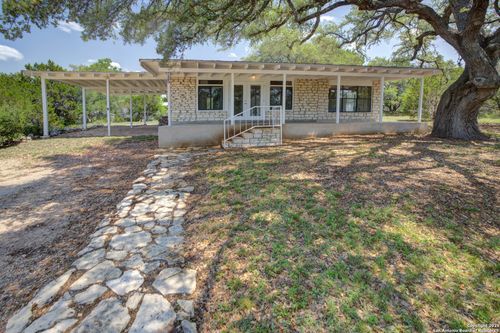 725 Canyon Circle Dr, Canyon Lake, TX, 78133-2833 | Card Image