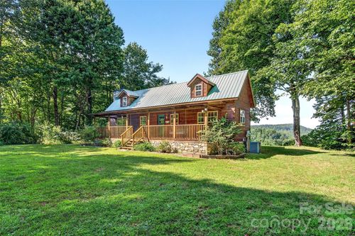 10 Camp Elliott Rd, Black Mountain, NC, 28711-9004 | Card Image