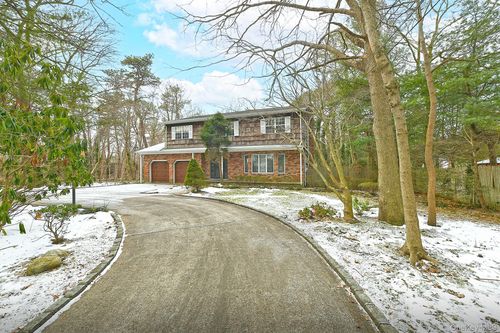 99 Oakfield Ave, Dix Hills, NY, 11746-8113 | Card Image