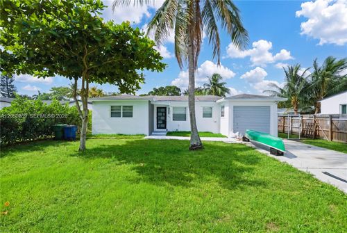 641 Sw 6th St, Hallandale Beach, FL, 33009-6962 | Card Image