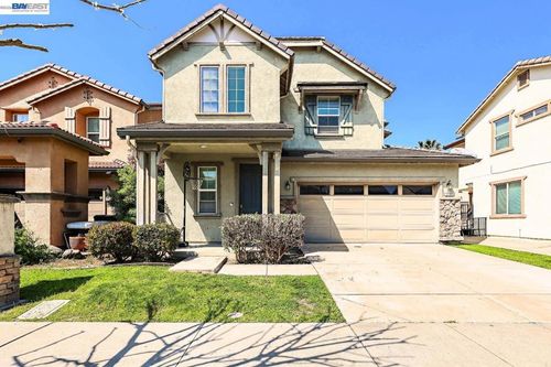 17385 Stone Celler Way, Lathrop, CA, 95330-8819 | Card Image