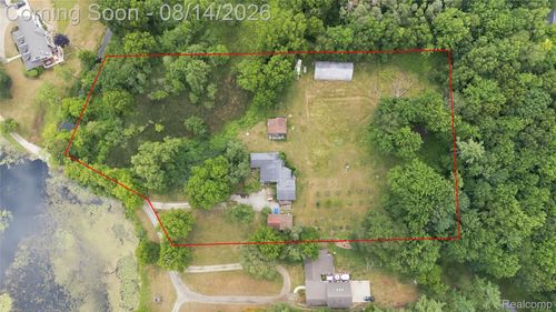 301 Willow Ln, Lake Orion, MI, 48362-1063 | Card Image