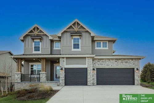 18827 Riviera Dr, Omaha, NE, 68136-6516 | Card Image