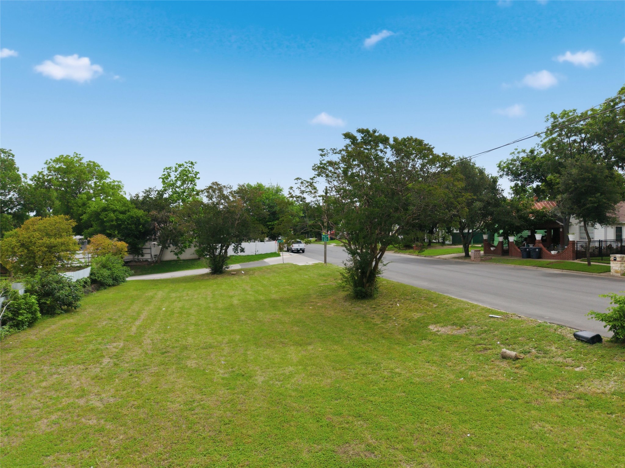 Land in Waco 4