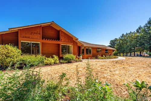 8962 Cypress Ave, Cotati, CA, 94931-9603 | Card Image