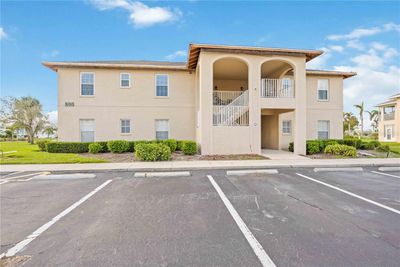 801 - 5800 Sabal Trace Drive, Condo with 2 bedrooms, 2 bathrooms and null parking in North Port FL | Image 2