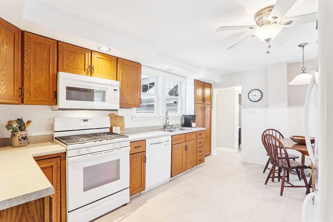 107 Anderson Blvd, House other with 3 bedrooms, 3 bathrooms and 2 parking in Geneva IL | Image 12
