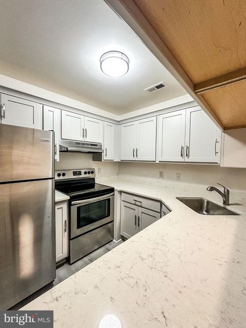 5501 Aberdeen Dr, MOUNT LAUREL, NJ, 08054 | Card Image