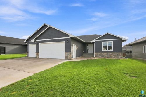 3904 S Catcher Ct, Sioux Falls, SD, 57110-6905 | Card Image