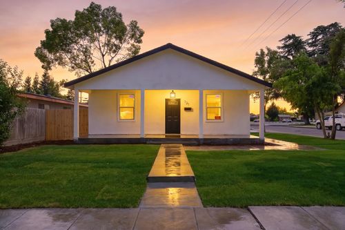 121 Orange Ave, Chowchilla, CA, 93610-2945 | Card Image