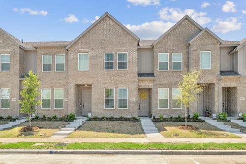 5256 Springlake Pkwy, Haltom City, TX, 76117-1610 | Card Image