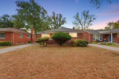 21848 Sussex St, Oak Park, MI, 48237-2613 | Card Image