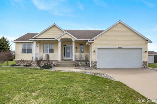 6028 Lincoln St, Allendale, MI, 49401-8030 | Card Image