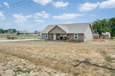 View of front facade with covered porch | Image 1