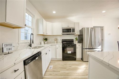 910 Rugby St, Norfolk, VA, 23504-2002 | Card Image