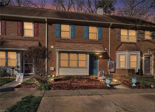 110 Souverain Lndg, Yorktown, VA, 23692-2787 | Card Image