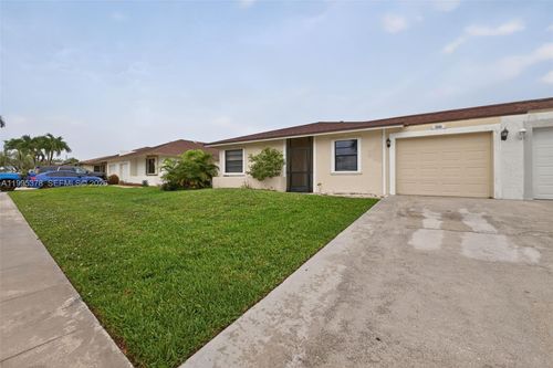 1600 Granfern Ave, West Palm Beach, FL, 33415-5636 | Card Image