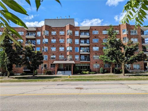 407-300 Keats Way, Waterloo, ON, N2L6E6 | Card Image