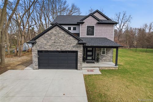 3570 Watkins Lake Rd, Waterford, MI, 48328-1473 | Card Image