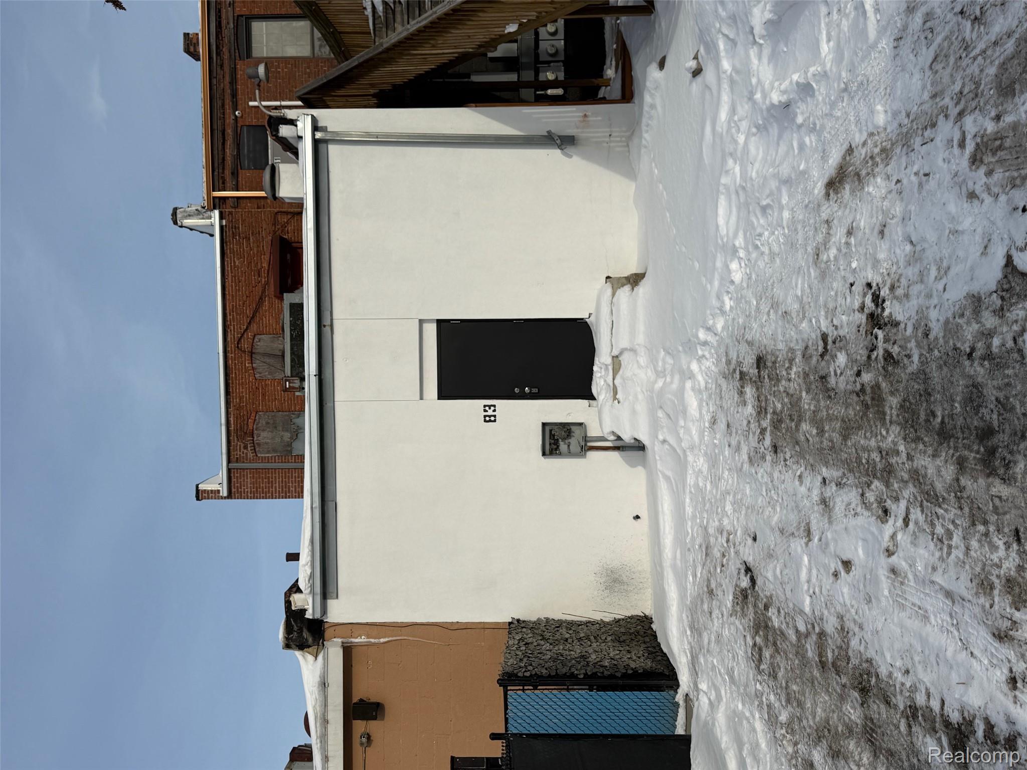 Commercial Sale in Pontiac 2