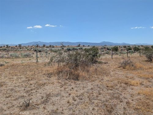 4 Avenue Xave #X2, Llano, CA, 93544 | Card Image