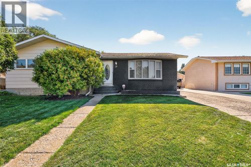 19 Buttercup Cres, Moose Jaw, SK, S6J1A3 | Card Image