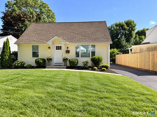 34 Winslow Dr, West Haven, CT, 06516-6912 | Card Image