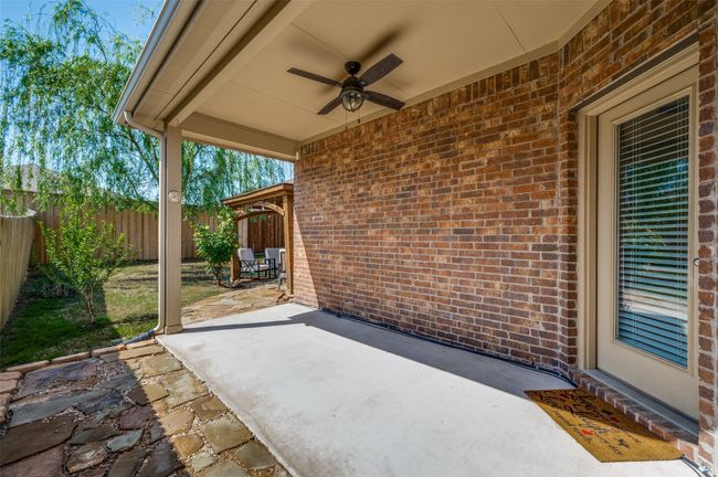 Backyard porch | Image 32