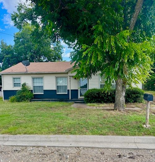 519 Richardson St, Jacksboro, TX, 76458-2238 | Card Image