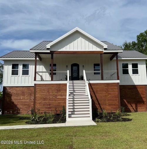120 Grosvenor Pl, Waveland, MS, 39576-4219 | Card Image