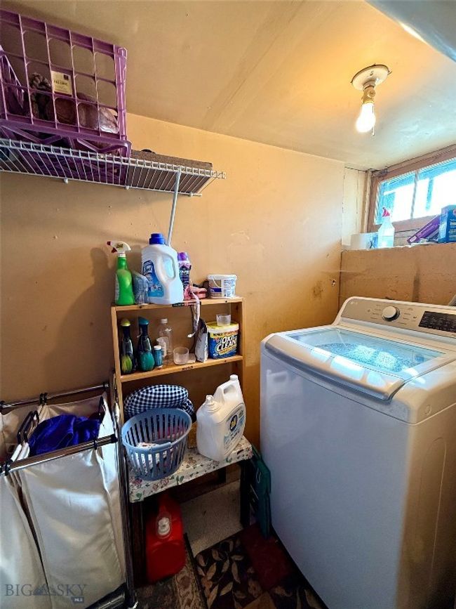 Basement Laundry Area | Image 29