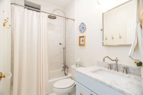 apt-1f-1120 W Oakdale Ave, Chicago, IL, 60657-4399 | Card Image