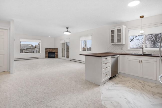 2205 - 7451 Springbank Blvd Sw, Condo with 2 bedrooms, 2 bathrooms and 1 parking in Calgary AB | Image 7