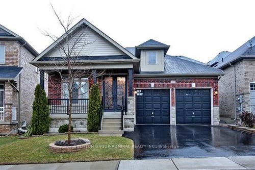 492 Kwapis Blvd, Newmarket, ON, L3X3K6 | Card Image