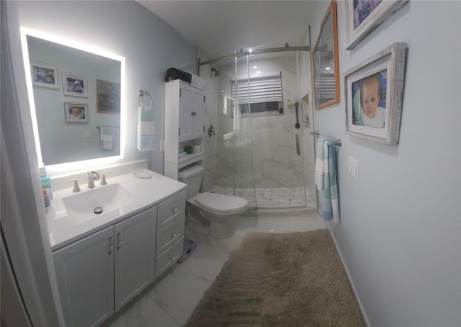 Guest Bathroom | Image 16