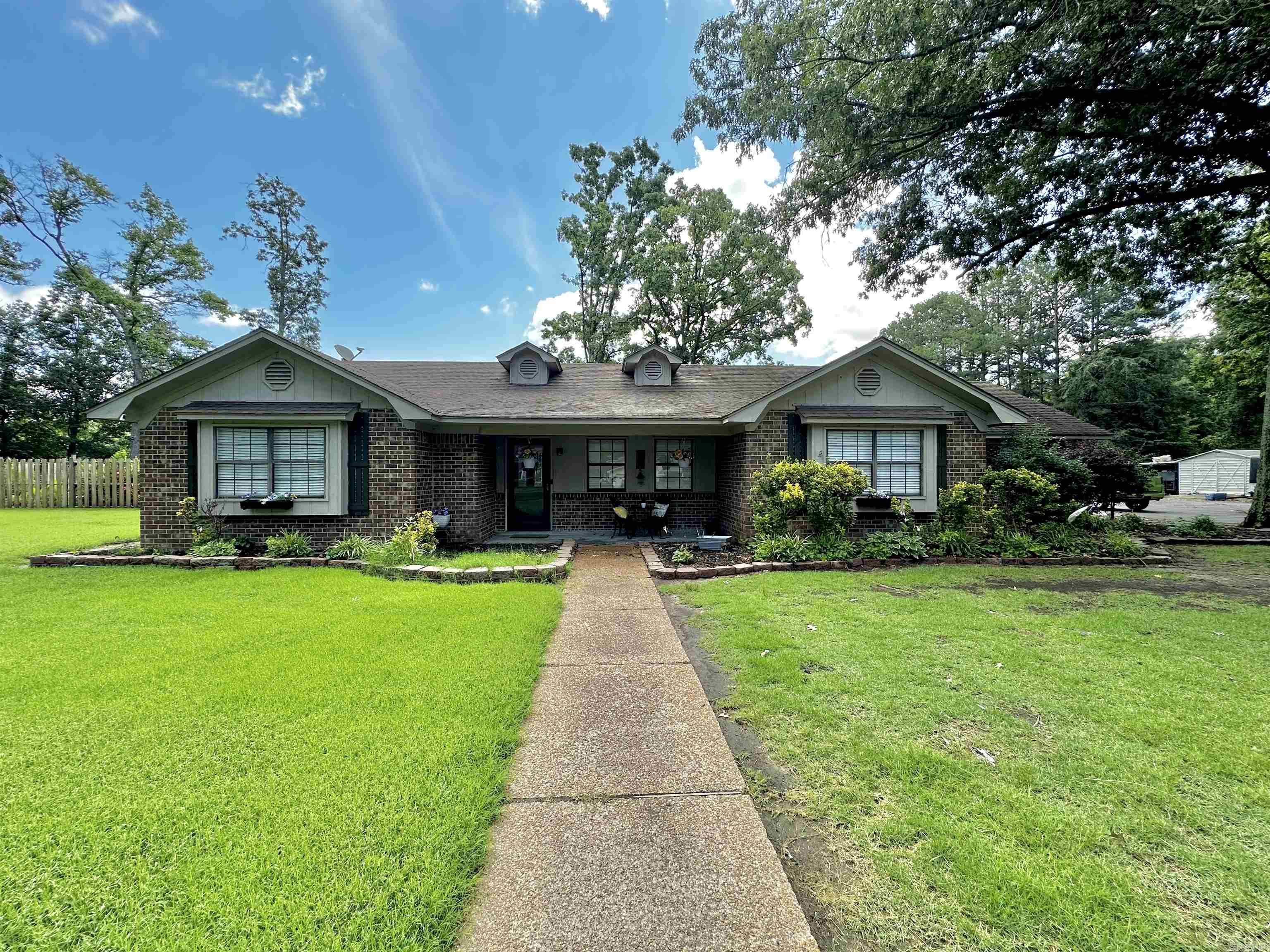 Markwood Cir, Lonoke, AR 72086