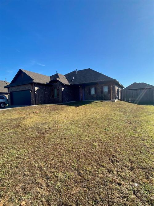 20768 Santa Fe Avenue, Harrah, OK, 73045 | Card Image