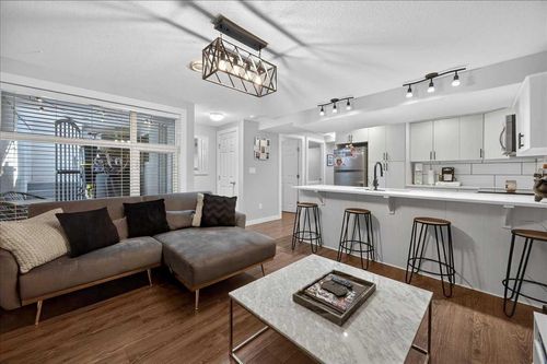 3-2815 17 St Sw, Calgary, AB, T2T6T5 | Card Image