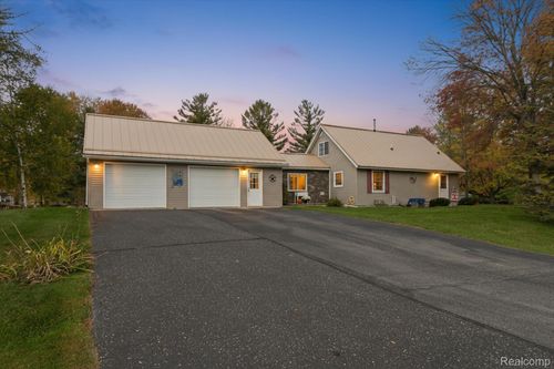 5266 S Pine St, Beaverton, MI, 48612-8580 | Card Image