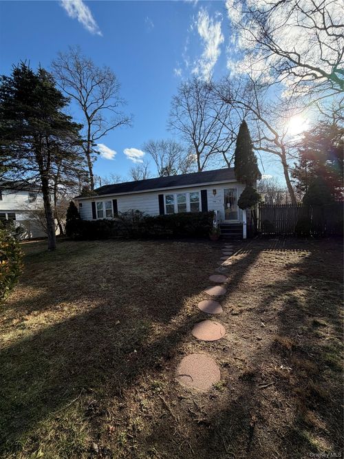 60 Webb Ave, Patchogue, NY, 11772-8025 | Card Image