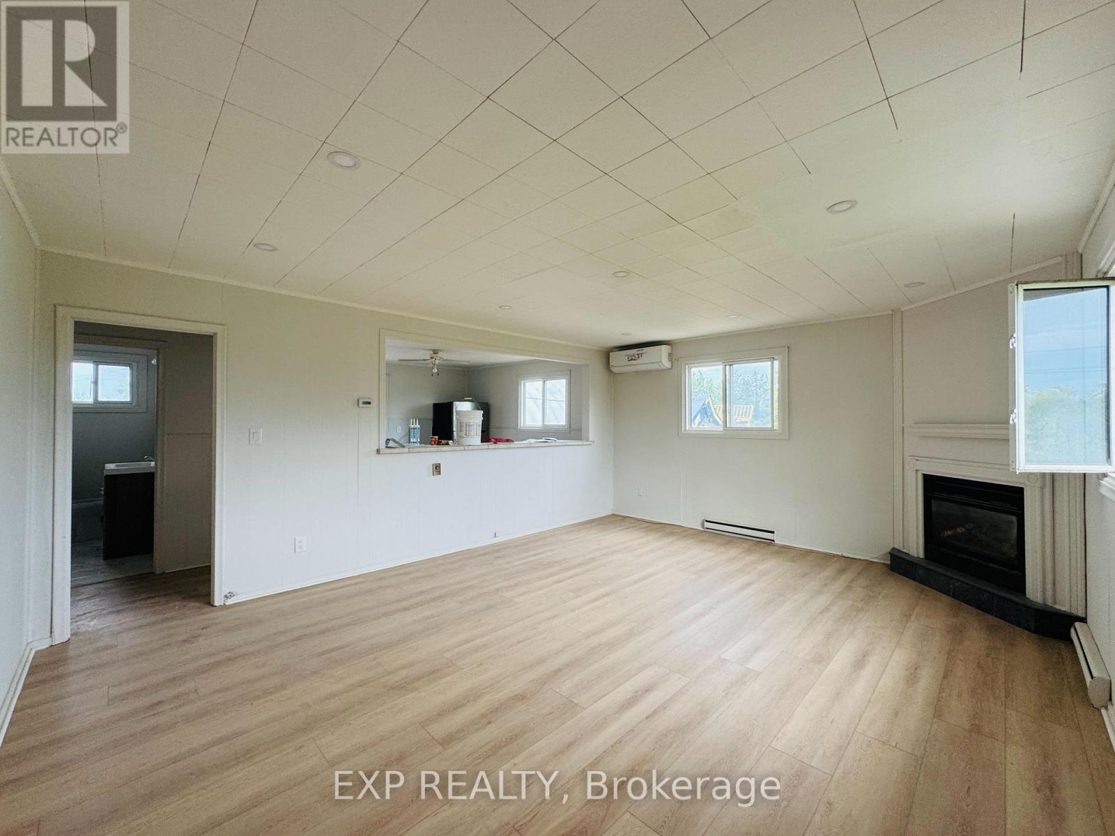 Residential Lease in Clarington (Bowmanville) 3